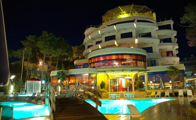 Vela Hotel Restaurant Golem  Ngoại thất bức ảnh