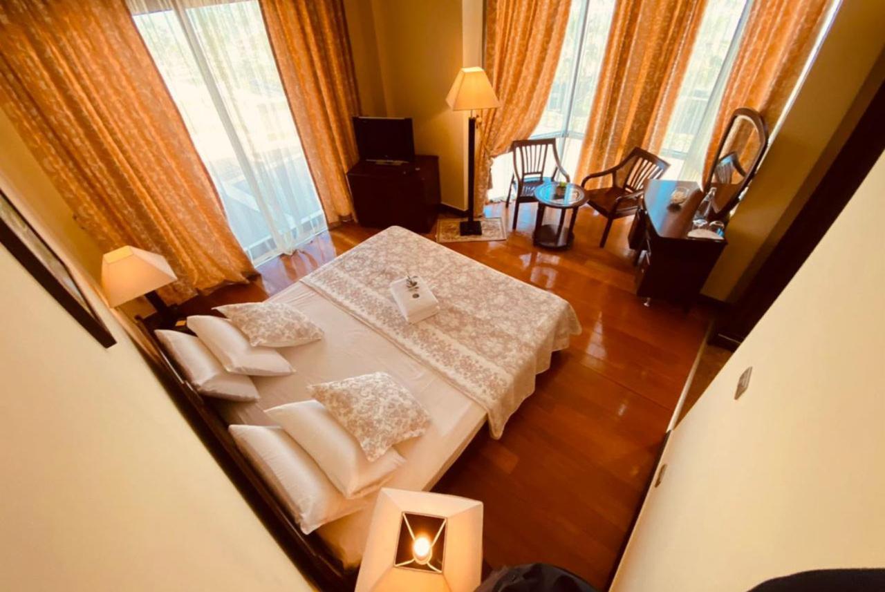 Vela Hotel Restaurant Golem  Ngoại thất bức ảnh