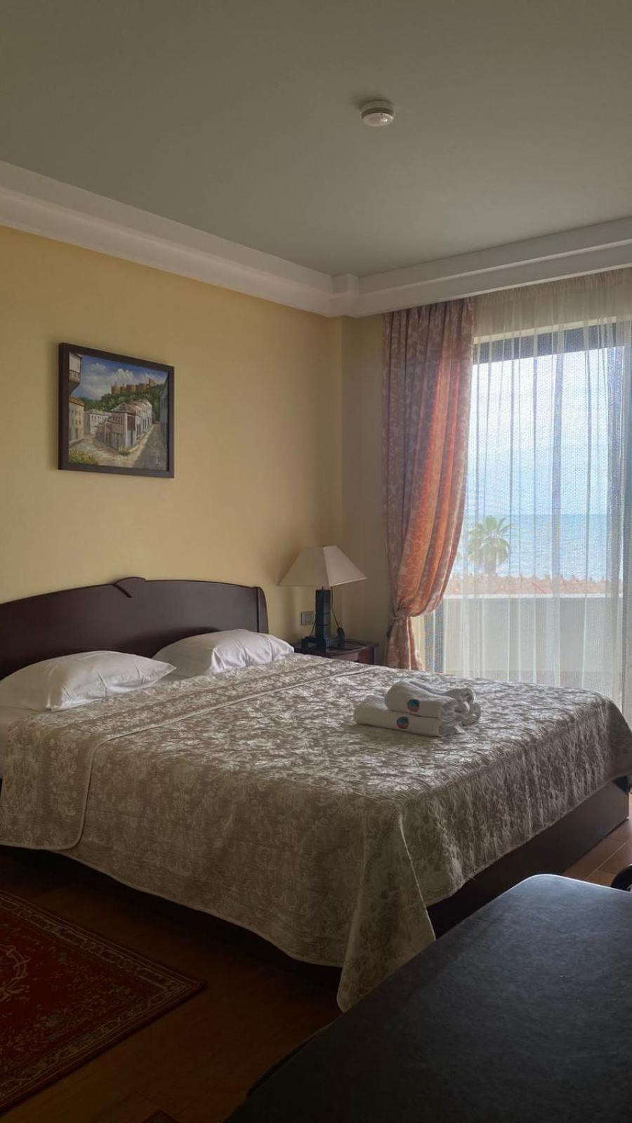 Vela Hotel Restaurant Golem  Ngoại thất bức ảnh
